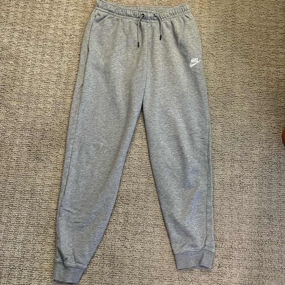 women’s grey nike sweatpants